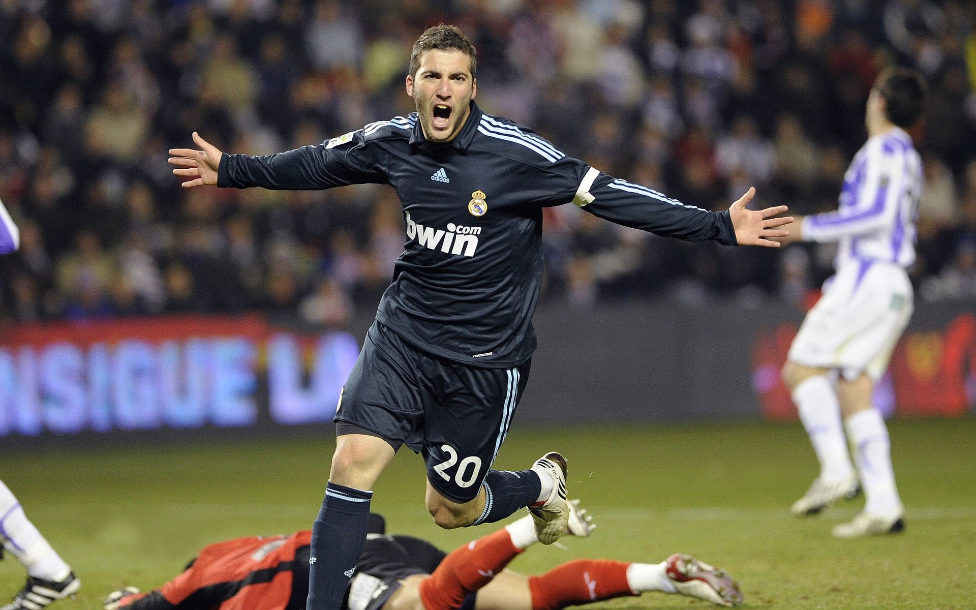 中国足球国家队心理调适训练常态化开展，足球运动员的心理训练